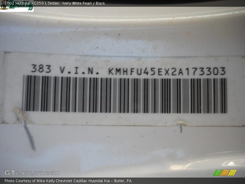 Ivory White Pearl / Black 2002 Hyundai XG350 L Sedan