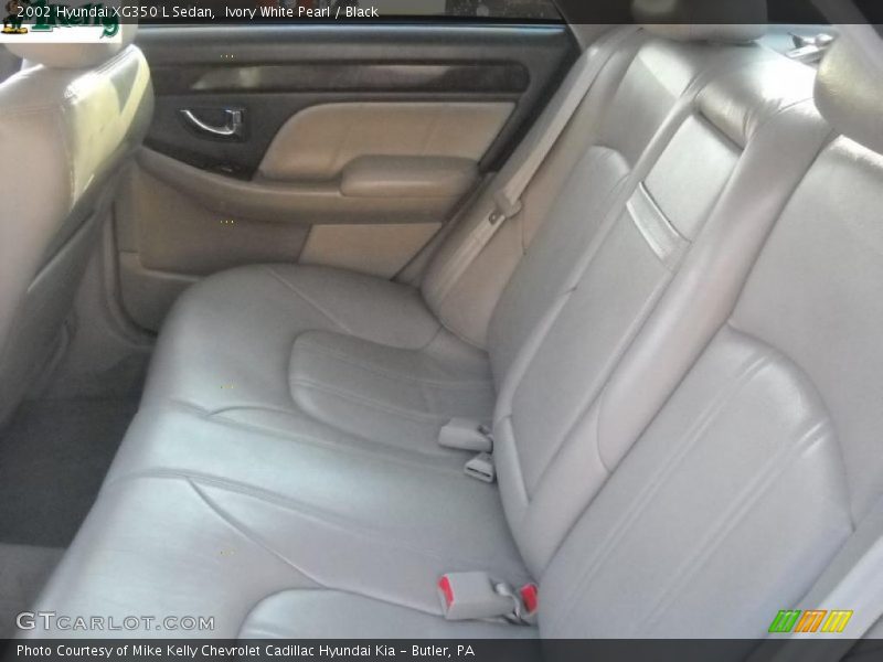 Ivory White Pearl / Black 2002 Hyundai XG350 L Sedan