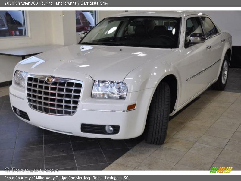 Bright White / Dark Slate Gray 2010 Chrysler 300 Touring