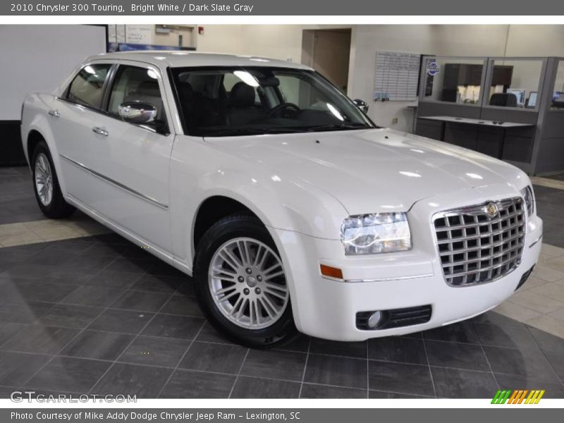 Bright White / Dark Slate Gray 2010 Chrysler 300 Touring