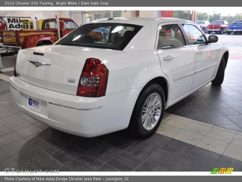 Bright White / Dark Slate Gray 2010 Chrysler 300 Touring