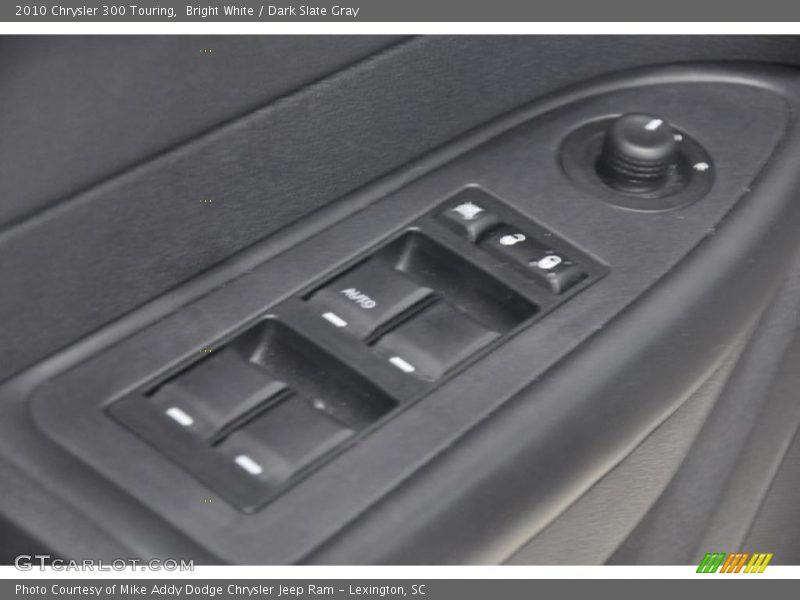 Bright White / Dark Slate Gray 2010 Chrysler 300 Touring