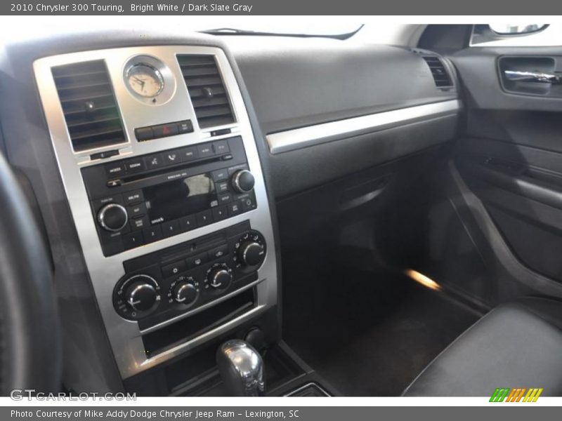 Bright White / Dark Slate Gray 2010 Chrysler 300 Touring
