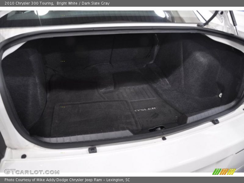 Bright White / Dark Slate Gray 2010 Chrysler 300 Touring