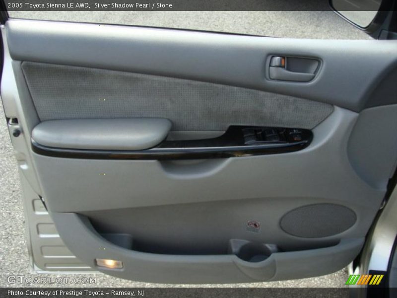 Silver Shadow Pearl / Stone 2005 Toyota Sienna LE AWD