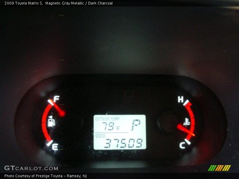 Magnetic Gray Metallic / Dark Charcoal 2009 Toyota Matrix S
