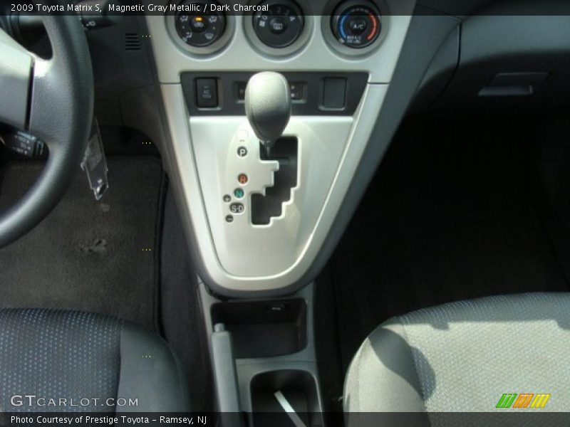 Magnetic Gray Metallic / Dark Charcoal 2009 Toyota Matrix S