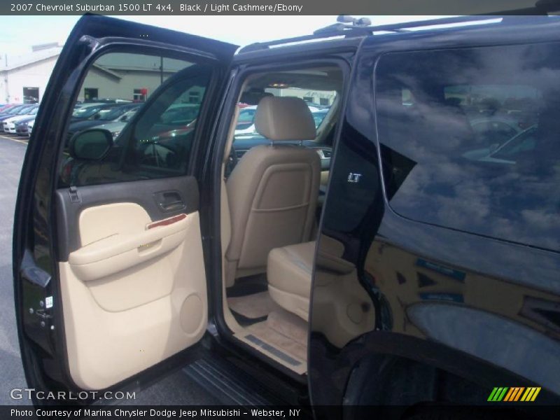 Black / Light Cashmere/Ebony 2007 Chevrolet Suburban 1500 LT 4x4