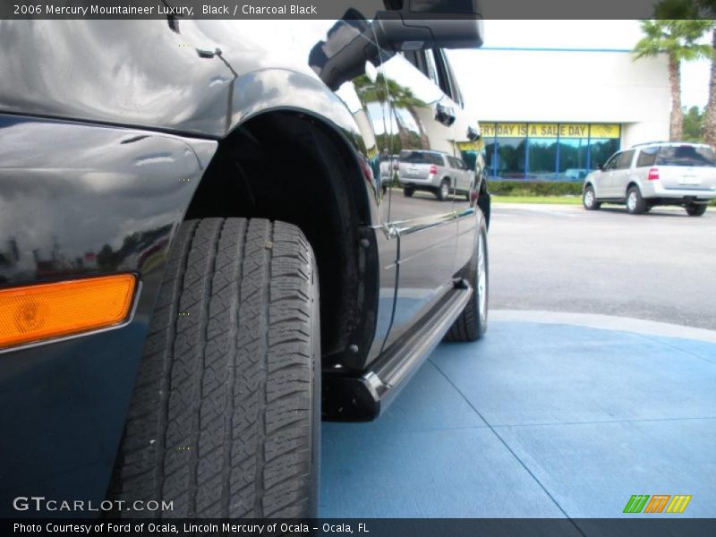 Black / Charcoal Black 2006 Mercury Mountaineer Luxury