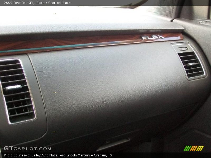 Black / Charcoal Black 2009 Ford Flex SEL