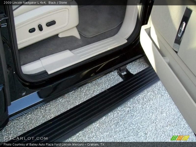 Black / Stone 2009 Lincoln Navigator L 4x4