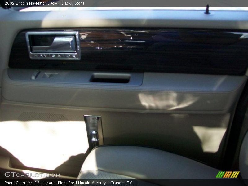 Black / Stone 2009 Lincoln Navigator L 4x4