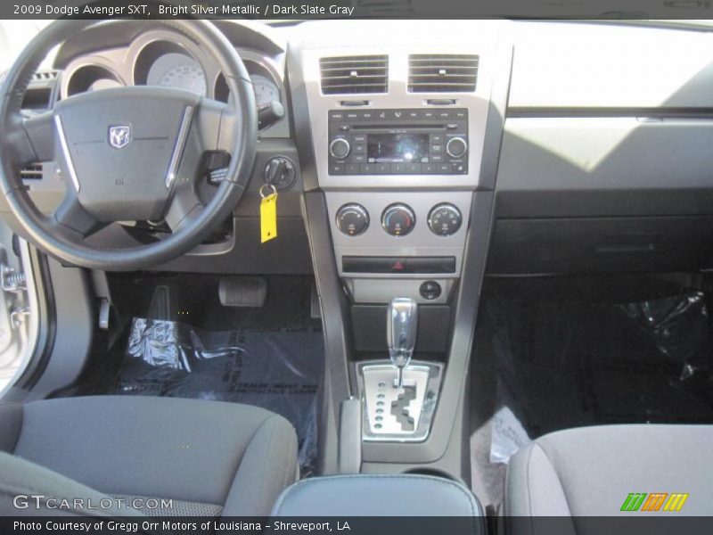 Bright Silver Metallic / Dark Slate Gray 2009 Dodge Avenger SXT