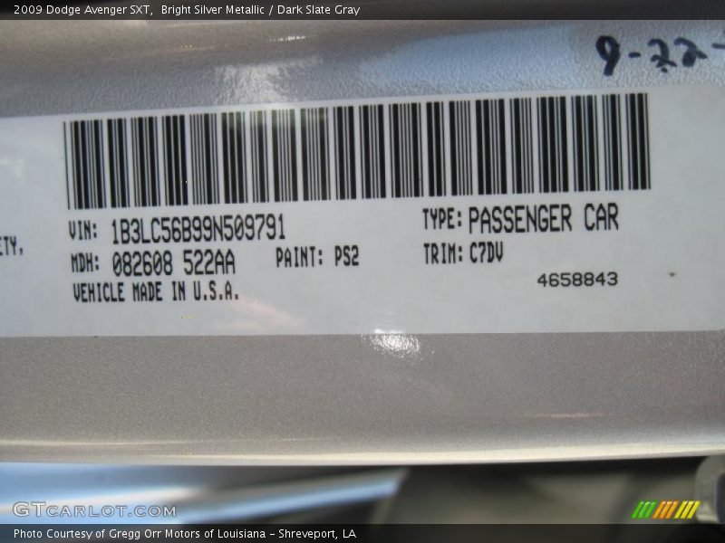 Bright Silver Metallic / Dark Slate Gray 2009 Dodge Avenger SXT
