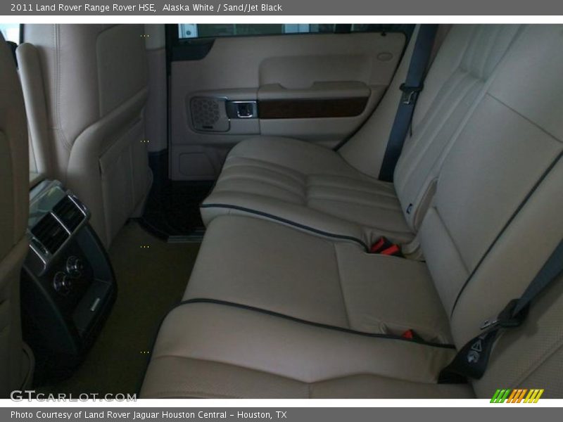 Alaska White / Sand/Jet Black 2011 Land Rover Range Rover HSE