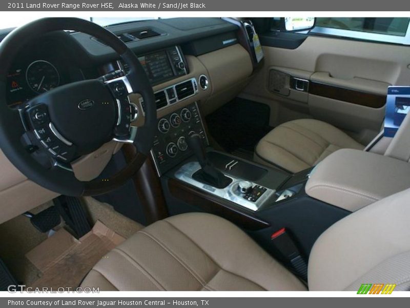 Alaska White / Sand/Jet Black 2011 Land Rover Range Rover HSE
