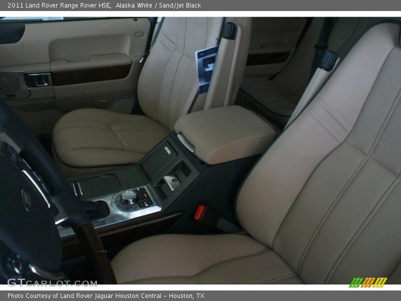 Alaska White / Sand/Jet Black 2011 Land Rover Range Rover HSE