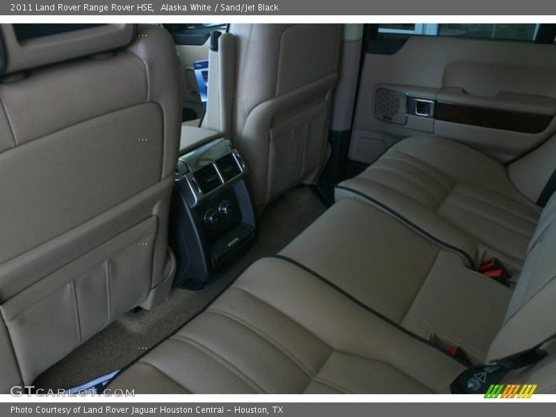 Alaska White / Sand/Jet Black 2011 Land Rover Range Rover HSE