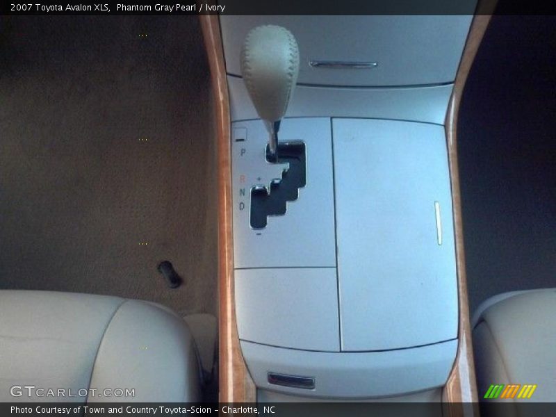 Phantom Gray Pearl / Ivory 2007 Toyota Avalon XLS