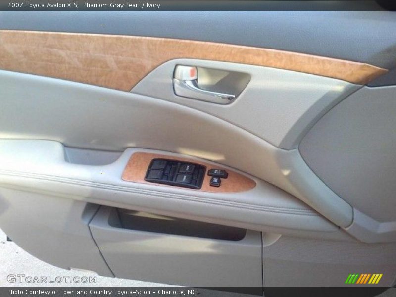 Phantom Gray Pearl / Ivory 2007 Toyota Avalon XLS