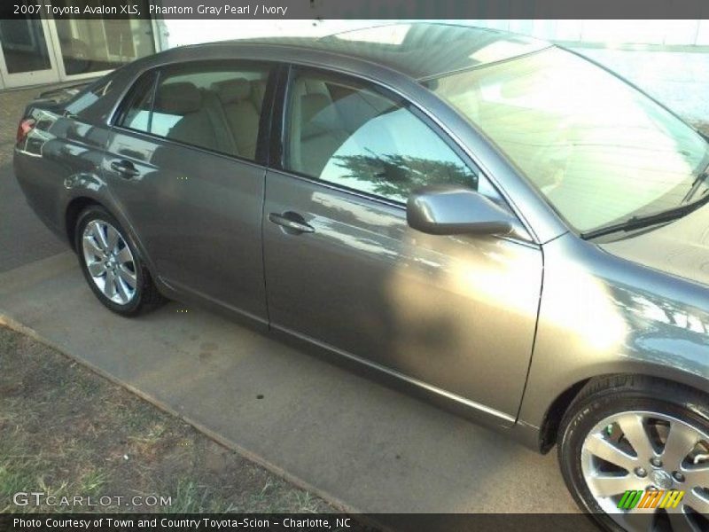 Phantom Gray Pearl / Ivory 2007 Toyota Avalon XLS