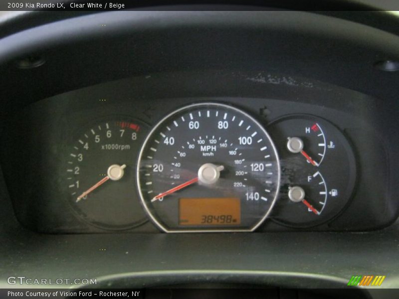 Clear White / Beige 2009 Kia Rondo LX