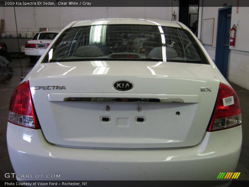 Clear White / Gray 2009 Kia Spectra EX Sedan