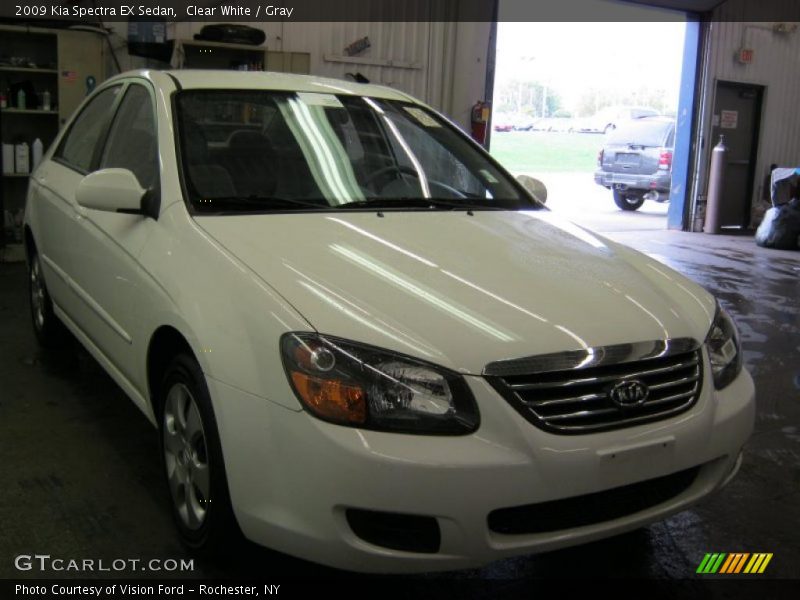 Clear White / Gray 2009 Kia Spectra EX Sedan