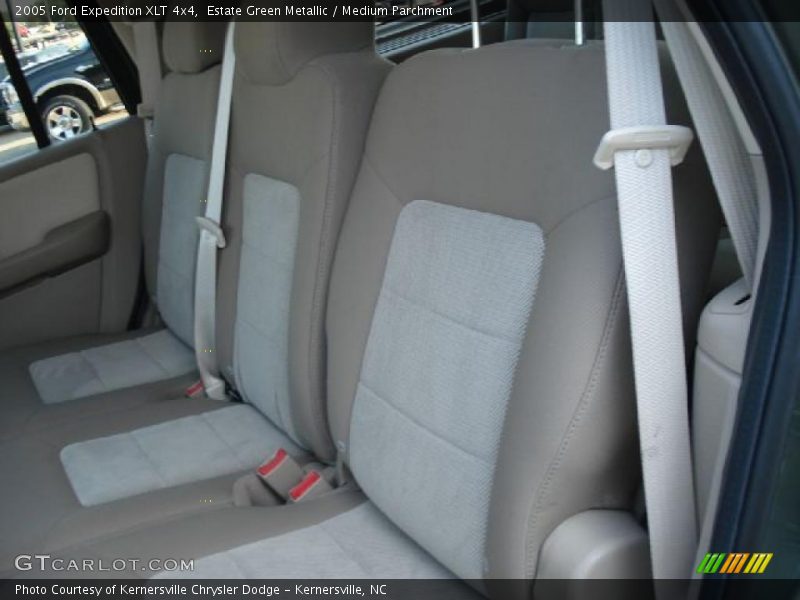 Estate Green Metallic / Medium Parchment 2005 Ford Expedition XLT 4x4