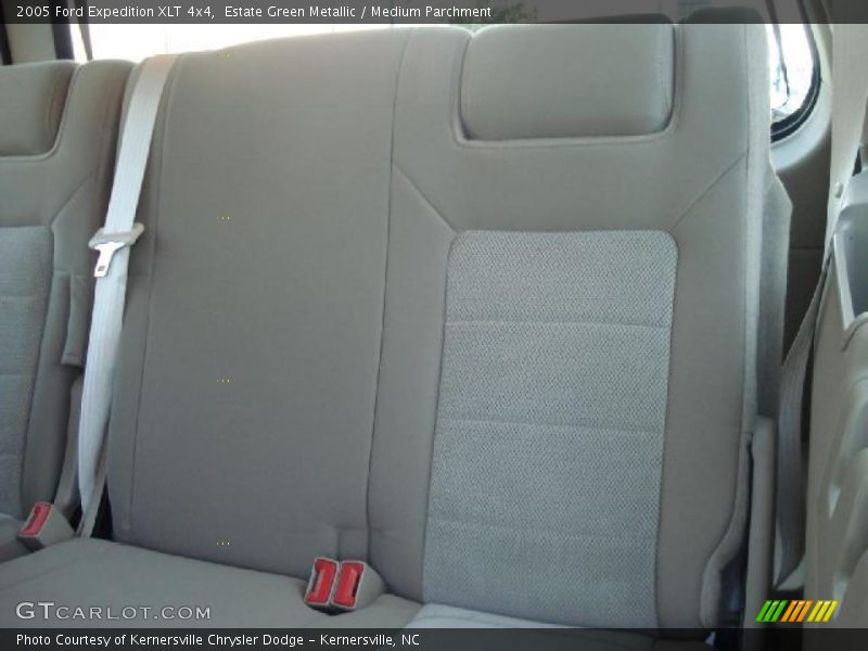 Estate Green Metallic / Medium Parchment 2005 Ford Expedition XLT 4x4