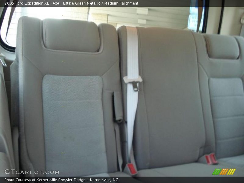 Estate Green Metallic / Medium Parchment 2005 Ford Expedition XLT 4x4