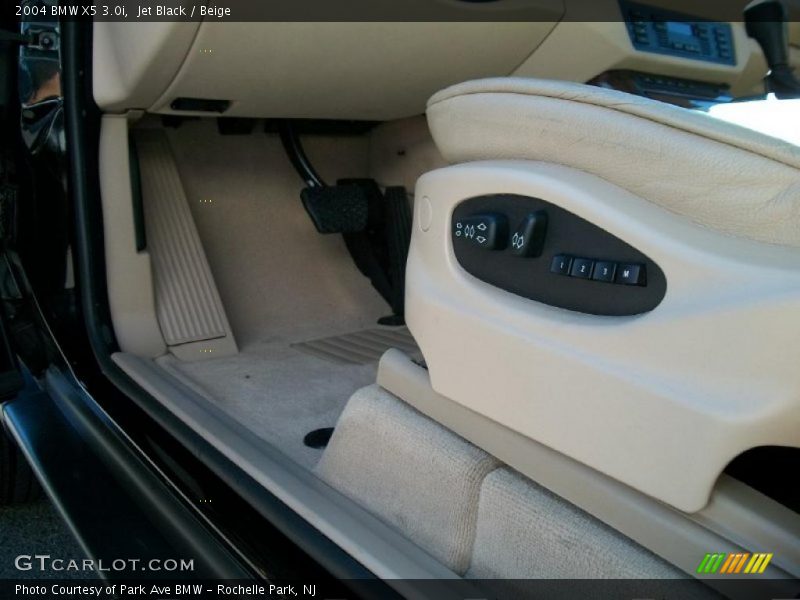 Jet Black / Beige 2004 BMW X5 3.0i