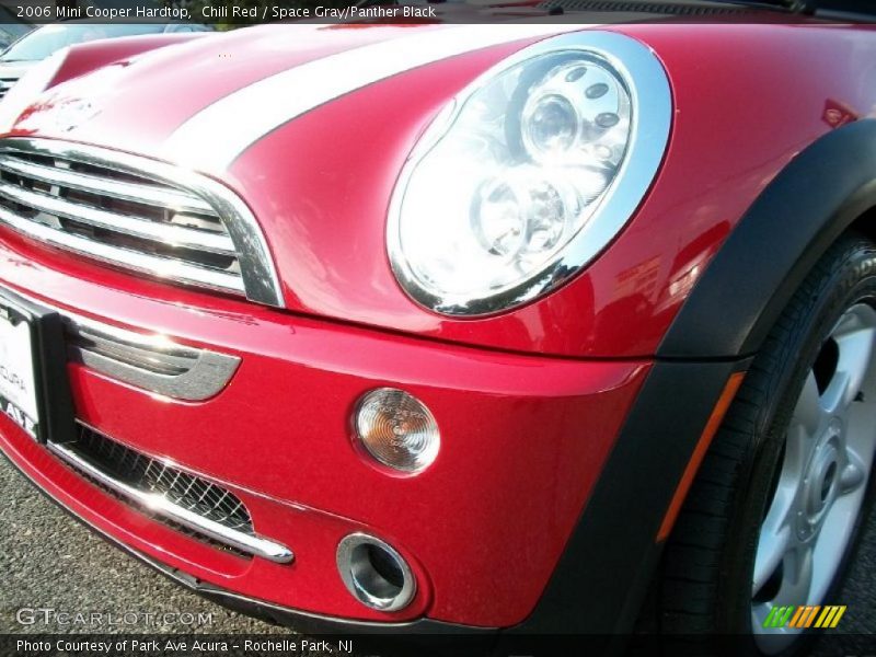 Chili Red / Space Gray/Panther Black 2006 Mini Cooper Hardtop