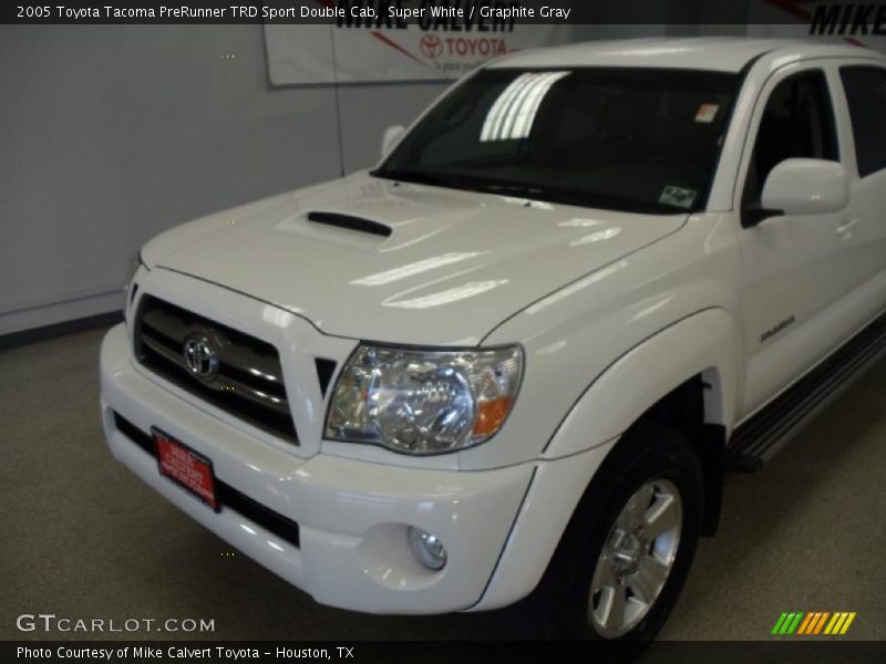 Super White / Graphite Gray 2005 Toyota Tacoma PreRunner TRD Sport Double Cab