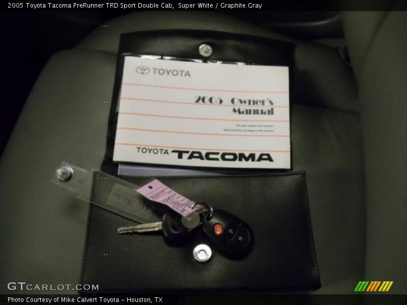 Super White / Graphite Gray 2005 Toyota Tacoma PreRunner TRD Sport Double Cab