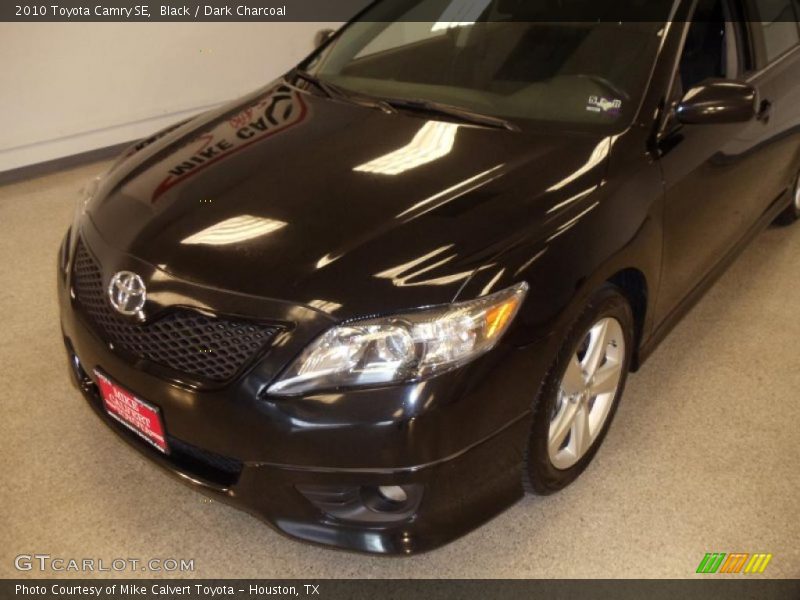 Black / Dark Charcoal 2010 Toyota Camry SE