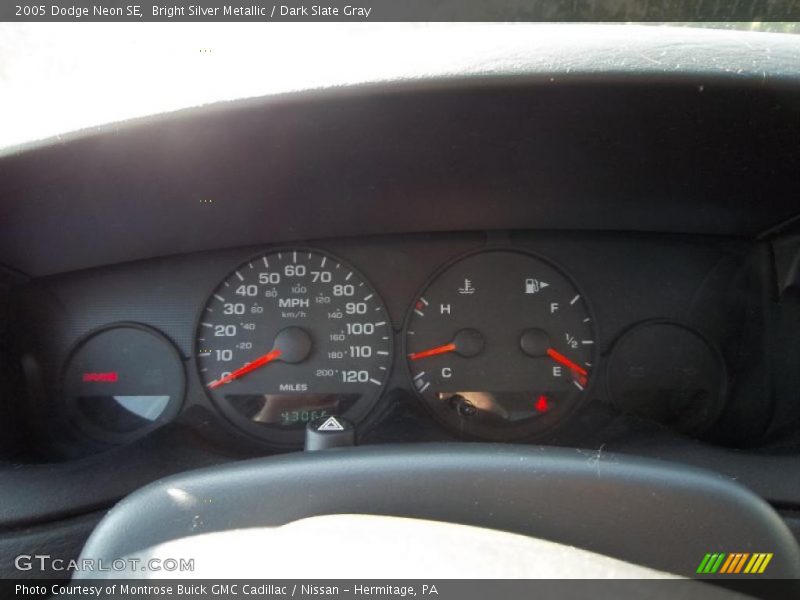 Bright Silver Metallic / Dark Slate Gray 2005 Dodge Neon SE
