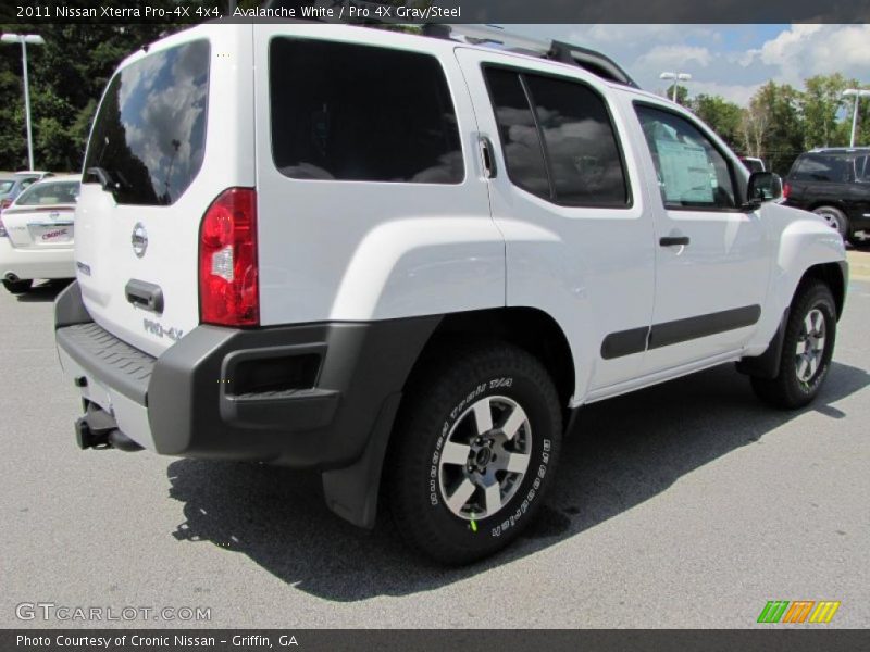 Avalanche White / Pro 4X Gray/Steel 2011 Nissan Xterra Pro-4X 4x4