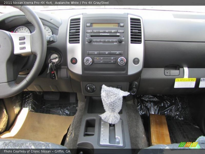 Avalanche White / Pro 4X Gray/Steel 2011 Nissan Xterra Pro-4X 4x4
