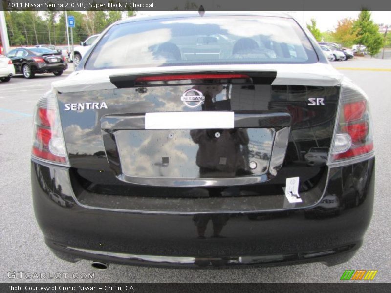 Super Black / Charcoal 2011 Nissan Sentra 2.0 SR