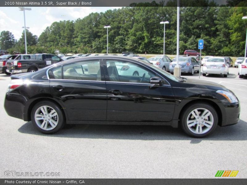 Super Black / Blond 2010 Nissan Altima 3.5 SR