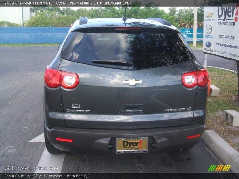 Cyber Gray Metallic / Dark Gray/Light Gray 2009 Chevrolet Traverse LS