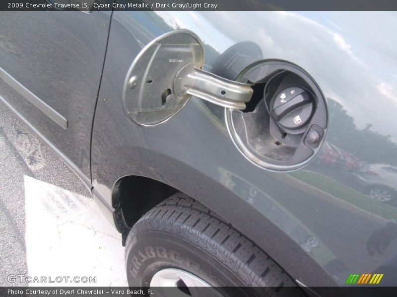 Cyber Gray Metallic / Dark Gray/Light Gray 2009 Chevrolet Traverse LS