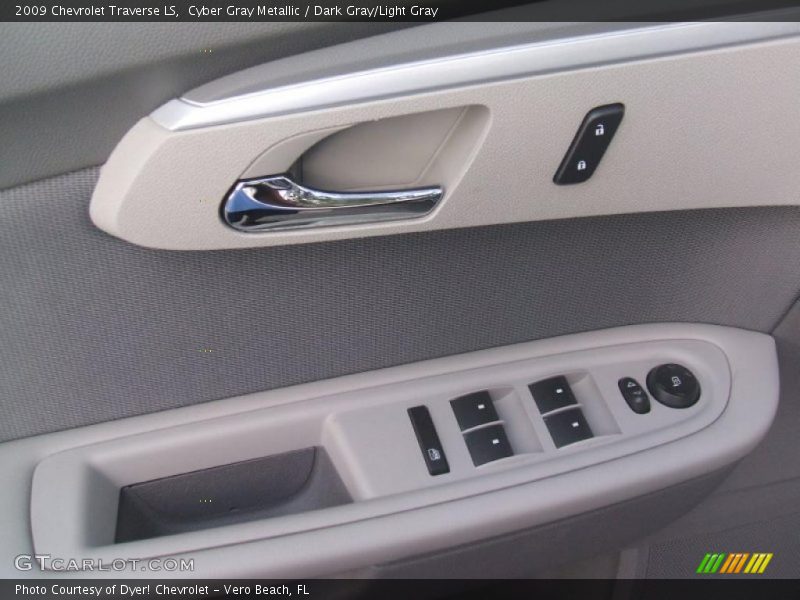 Cyber Gray Metallic / Dark Gray/Light Gray 2009 Chevrolet Traverse LS
