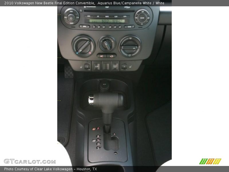 Aquarius Blue/Campanella White / White 2010 Volkswagen New Beetle Final Edition Convertible