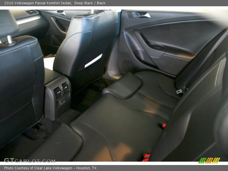 Deep Black / Black 2010 Volkswagen Passat Komfort Sedan