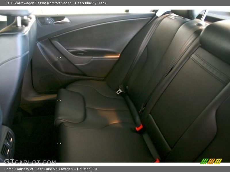 Deep Black / Black 2010 Volkswagen Passat Komfort Sedan