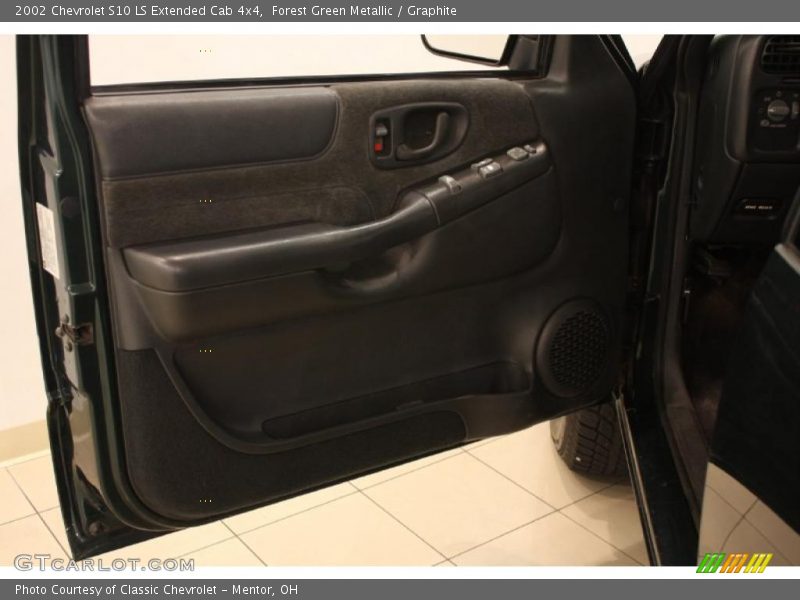 Forest Green Metallic / Graphite 2002 Chevrolet S10 LS Extended Cab 4x4
