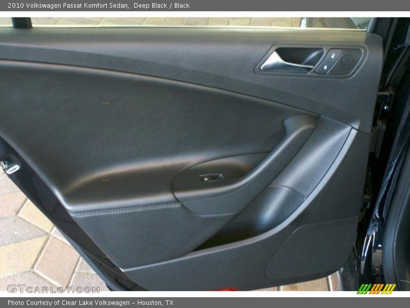 Deep Black / Black 2010 Volkswagen Passat Komfort Sedan
