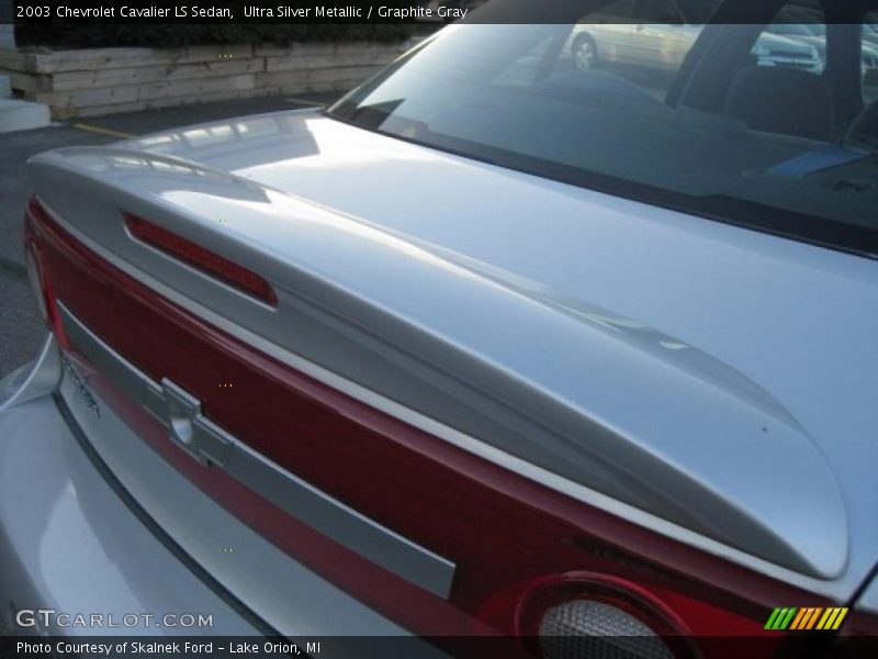 Ultra Silver Metallic / Graphite Gray 2003 Chevrolet Cavalier LS Sedan